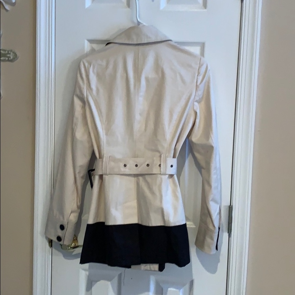 Banana Republic jacket/ rain jacket - Picture 2 of 2